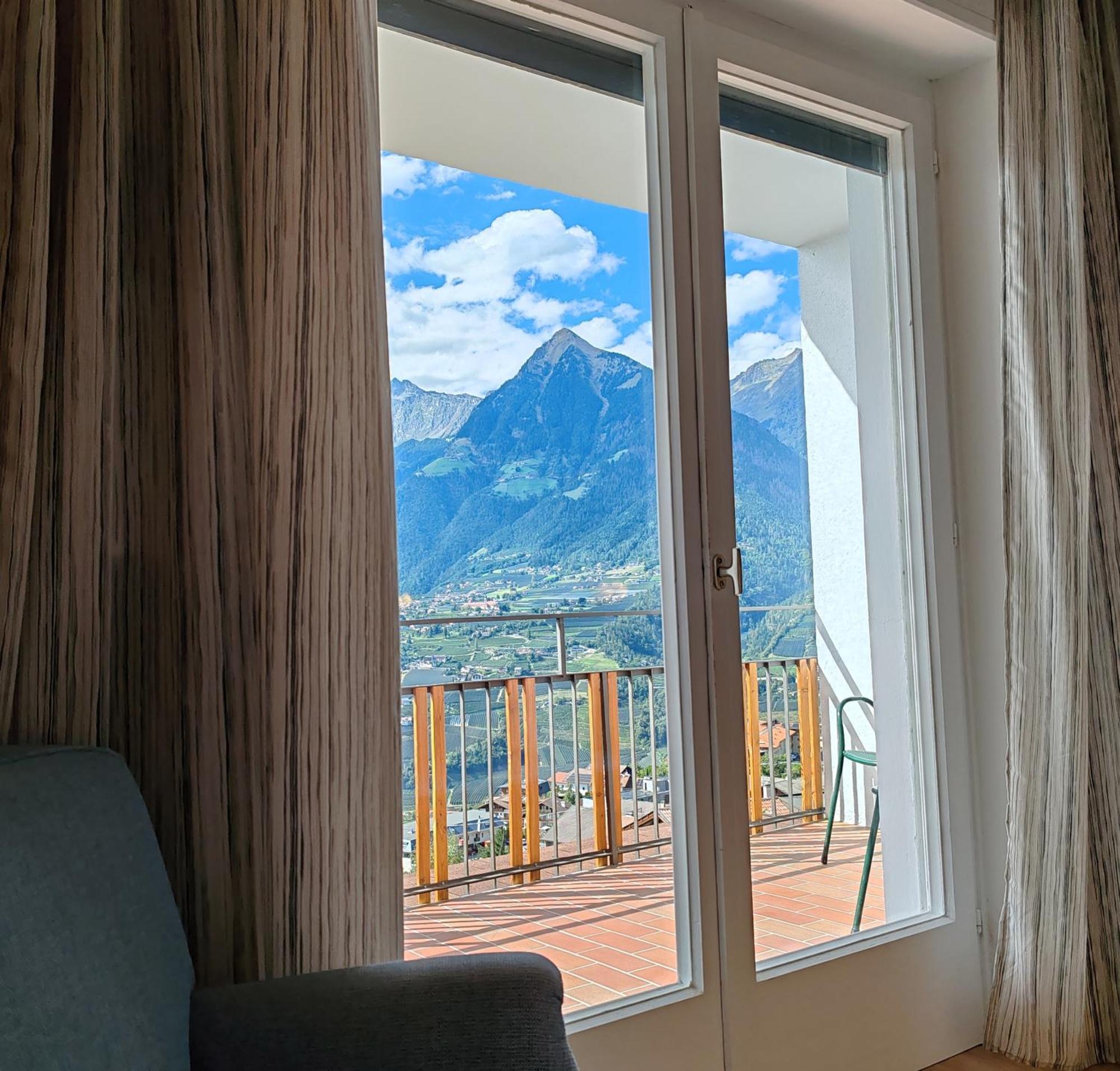 Schenna Garni Eden Bed & Breakfast Exterior foto
